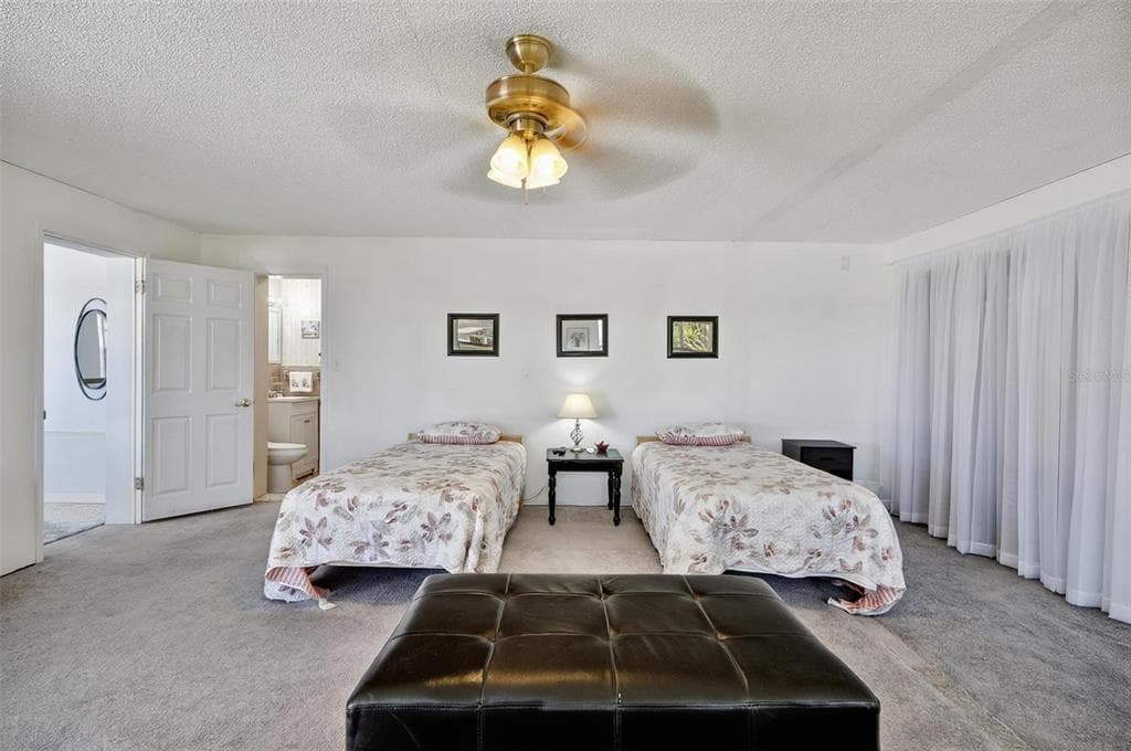 420 LAMBERT AVENUE photo 18