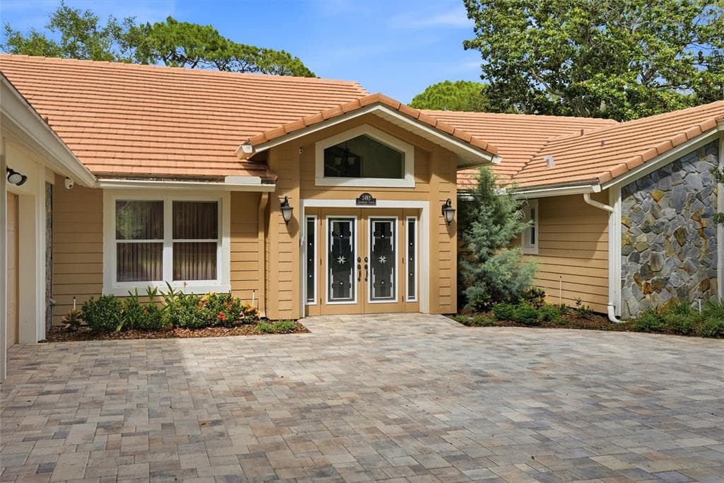 3493 SHORELINE CIRCLE photo 4
