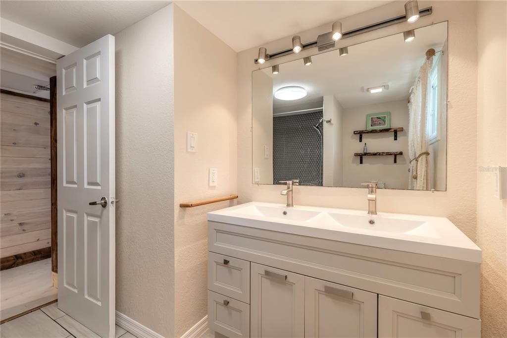 5528 W BAYSHORE DRIVE photo 24