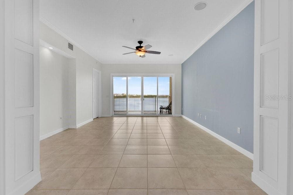 8749 THE ESPLANADE 22 photo 7