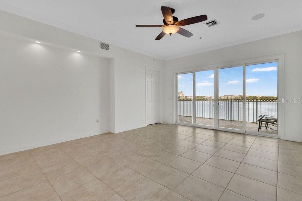 8749 THE ESPLANADE 22 photo 5