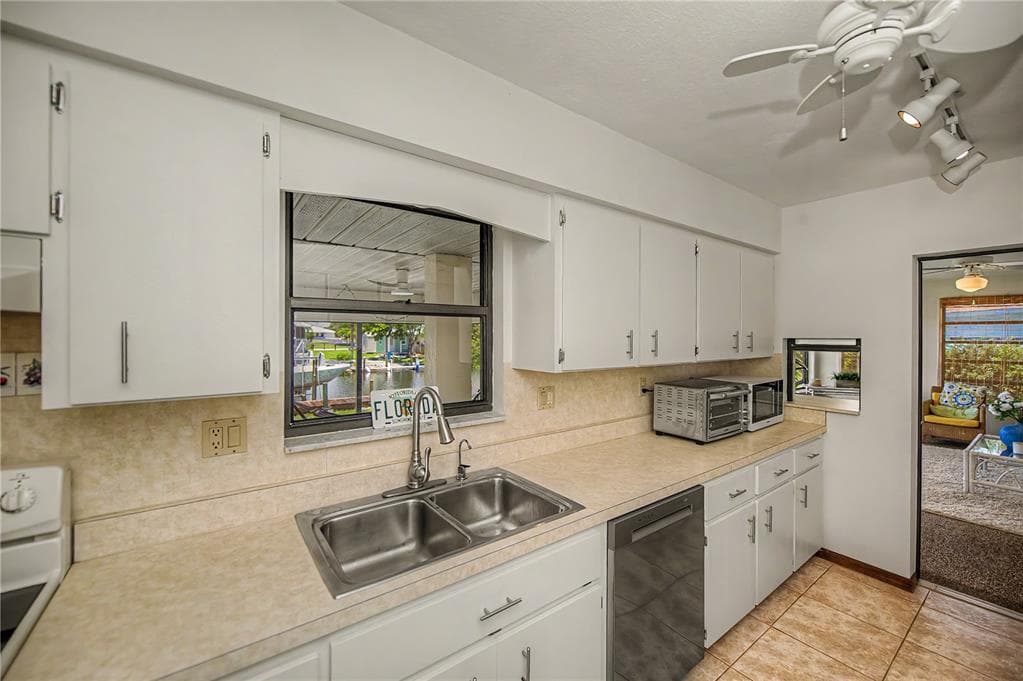520 BOARDMAN DRIVE photo 18