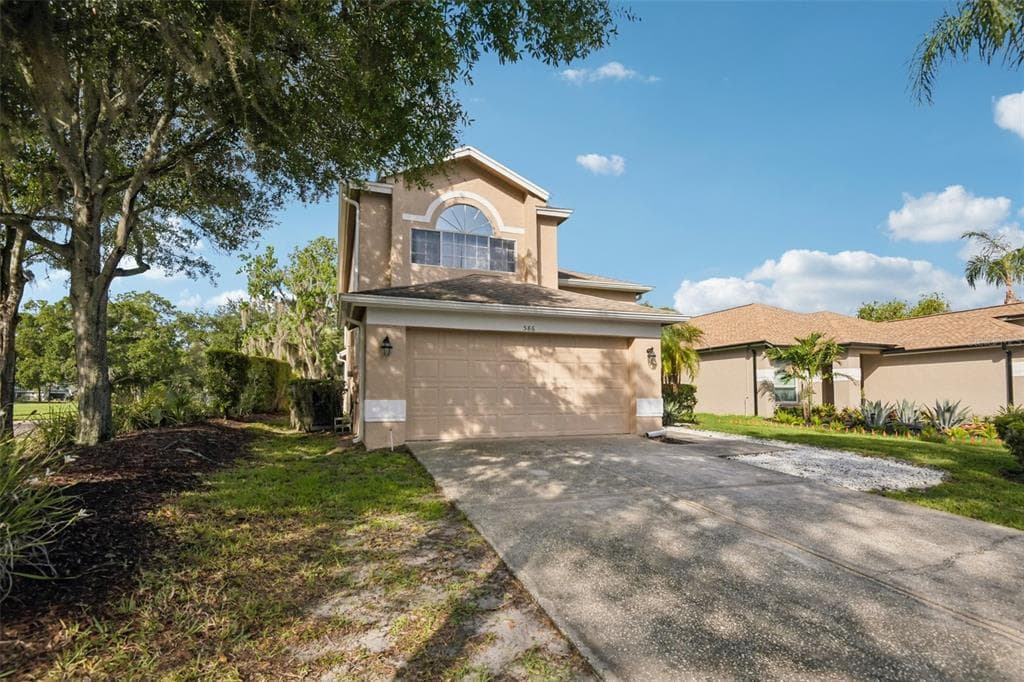 586 KINGSMILL COURT photo 1