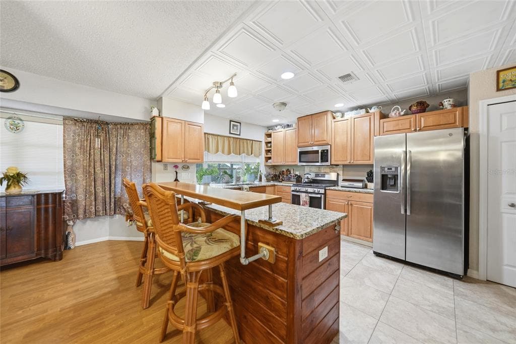 6127 OTIS ROAD photo 15
