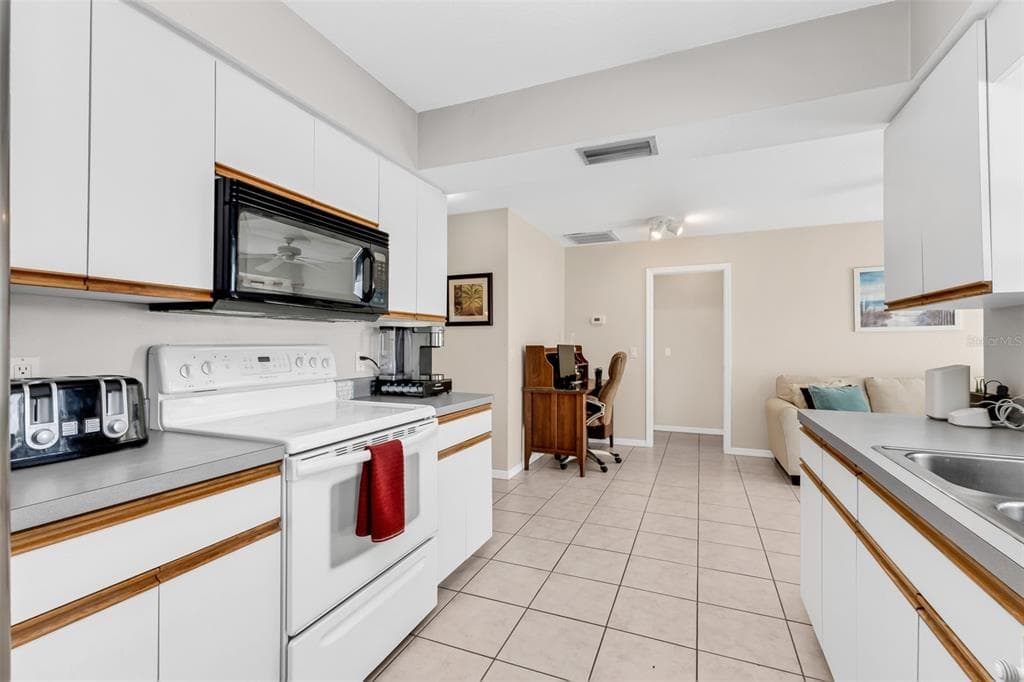 9532 GALAXIE CIRCLE photo 14
