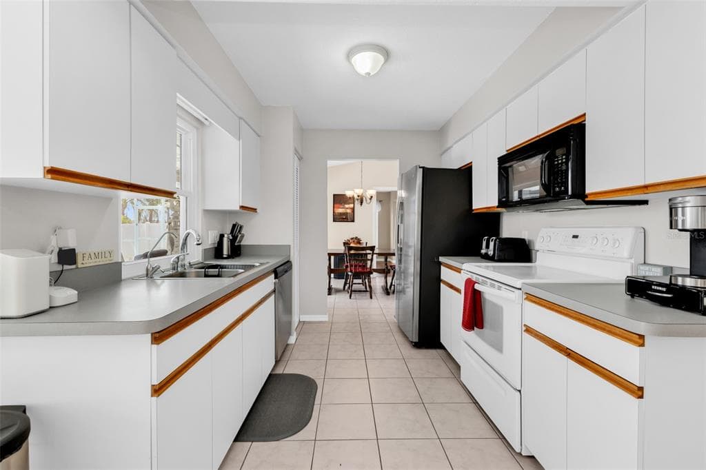 9532 GALAXIE CIRCLE photo 15