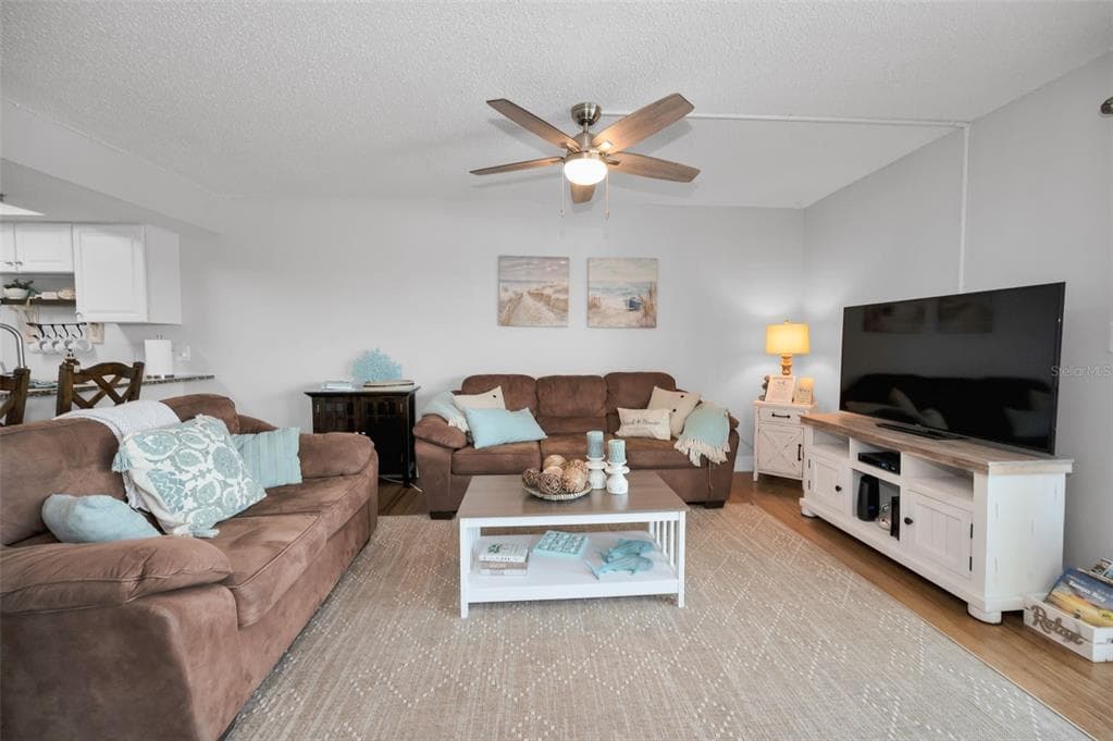 18610 GULF BOULEVARD 610 photo 16