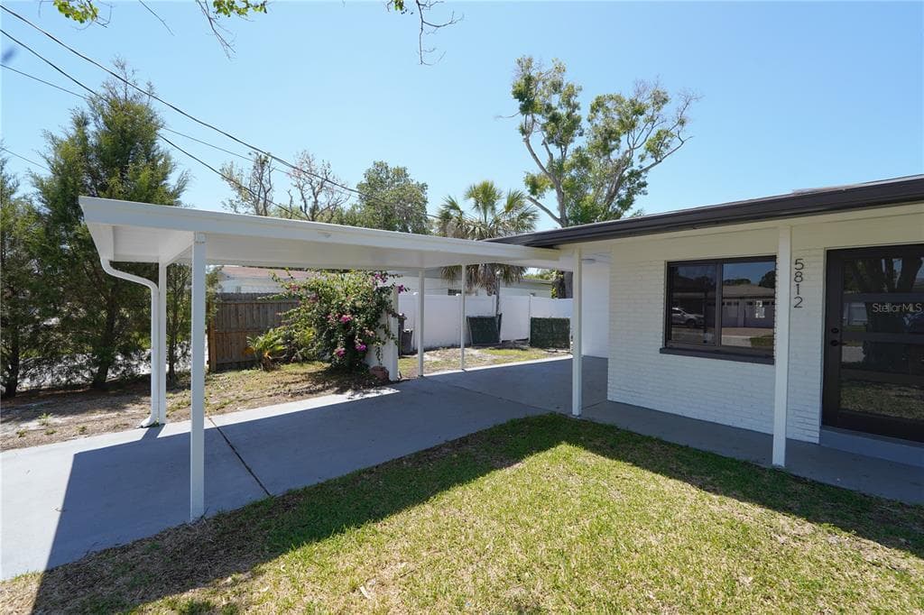 5812 LIVERPOOL DRIVE photo 7
