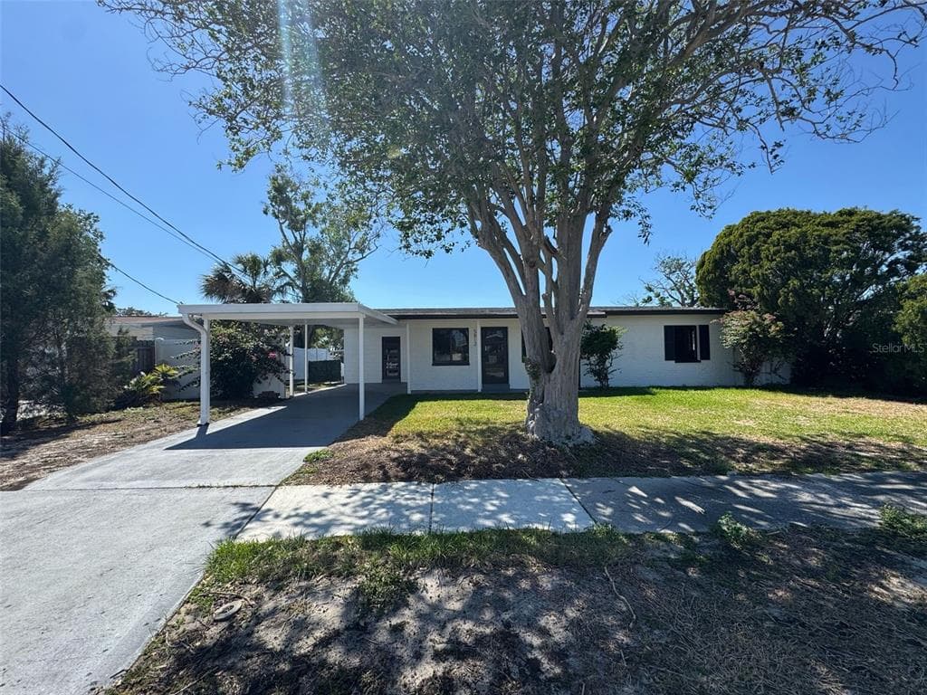 5812 LIVERPOOL DRIVE photo 1