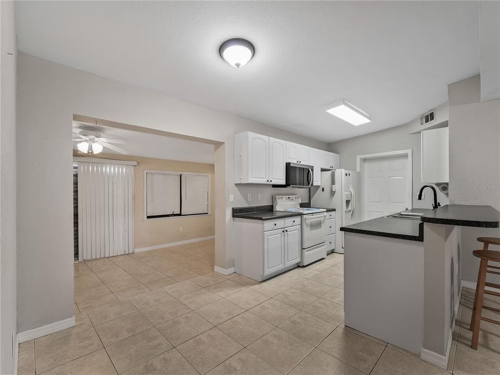3181 NORMANDY DRIVE photo 6