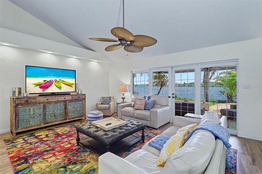495 HARBOR DRIVE S photo 13