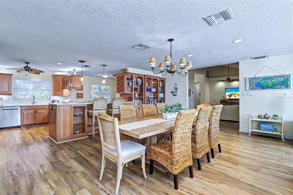 495 HARBOR DRIVE S photo 25