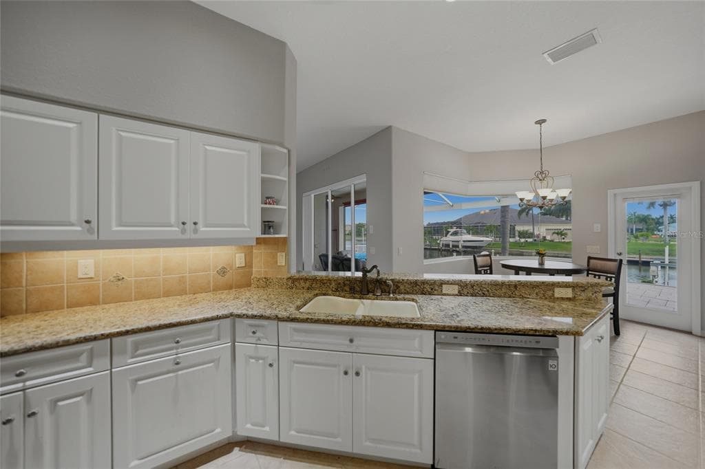 454 MACEDONIA DRIVE photo 19