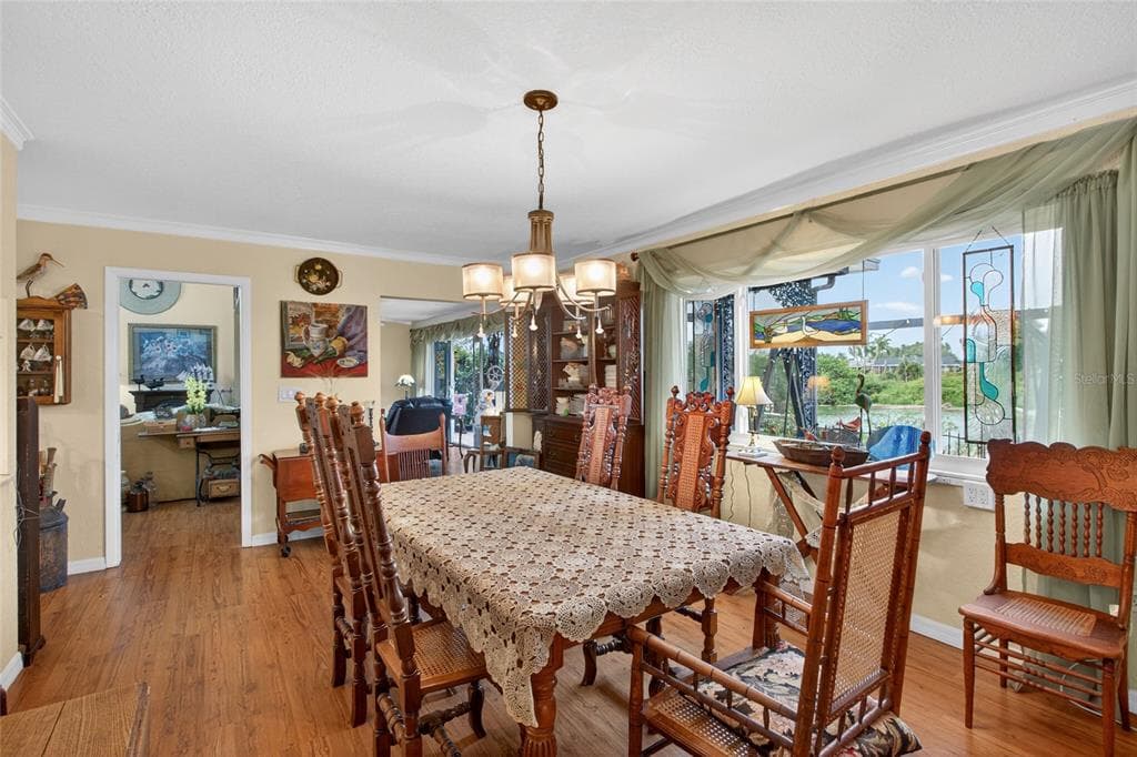 1411 JACOBSON CIRCLE photo 21