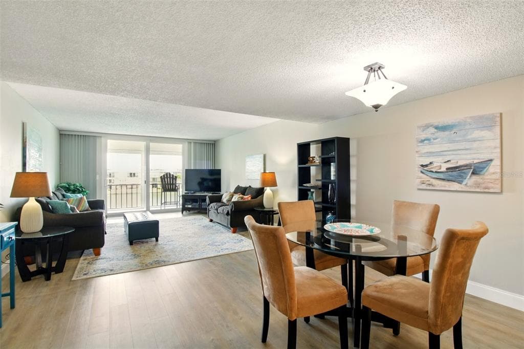 7625 SUN ISLAND DRIVE S 304 photo 11