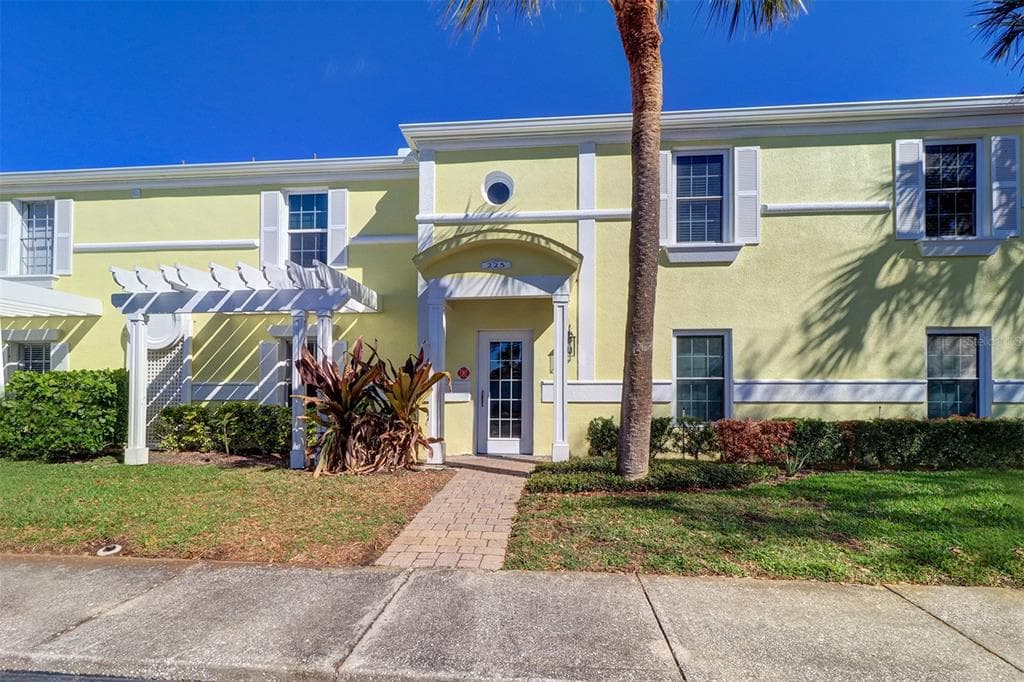 225 POMPANO DRIVE SE C photo 2