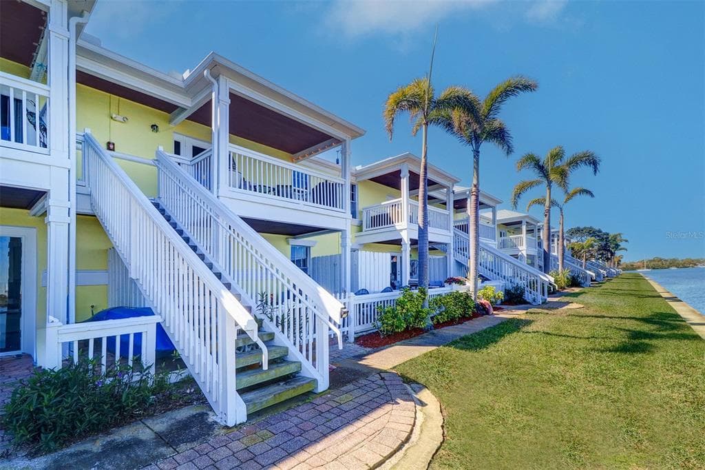 225 POMPANO DRIVE SE C photo 12