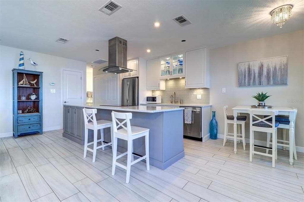 225 POMPANO DRIVE SE C photo 7