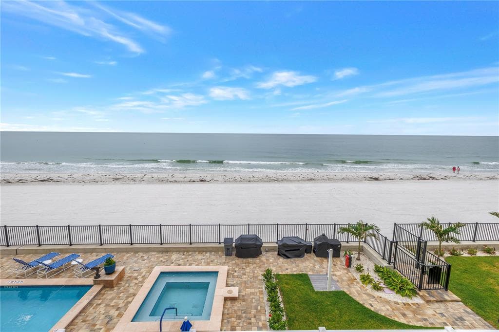 16750 GULF BOULEVARD 313 photo 2
