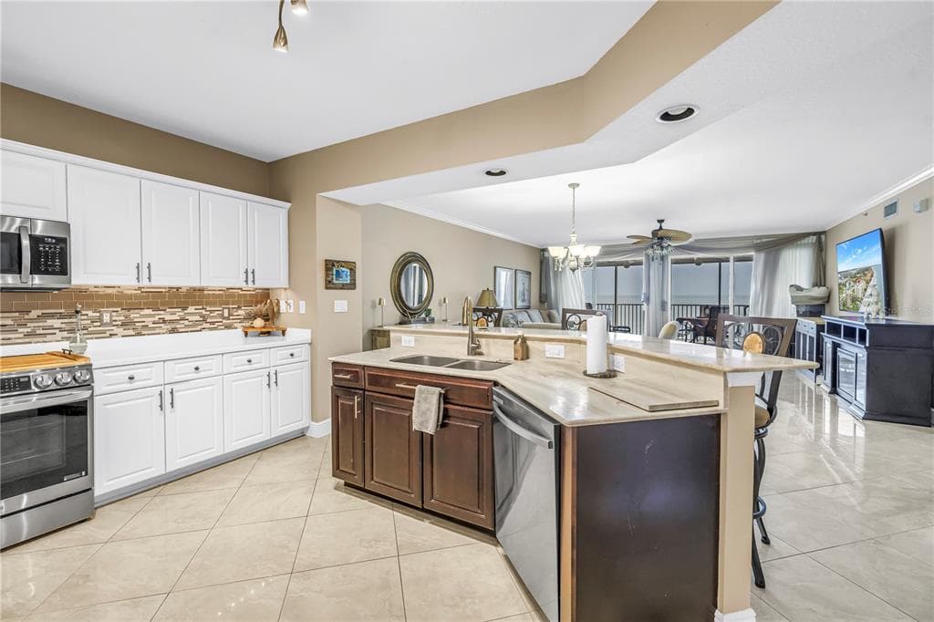 16750 GULF BOULEVARD 313 photo 11