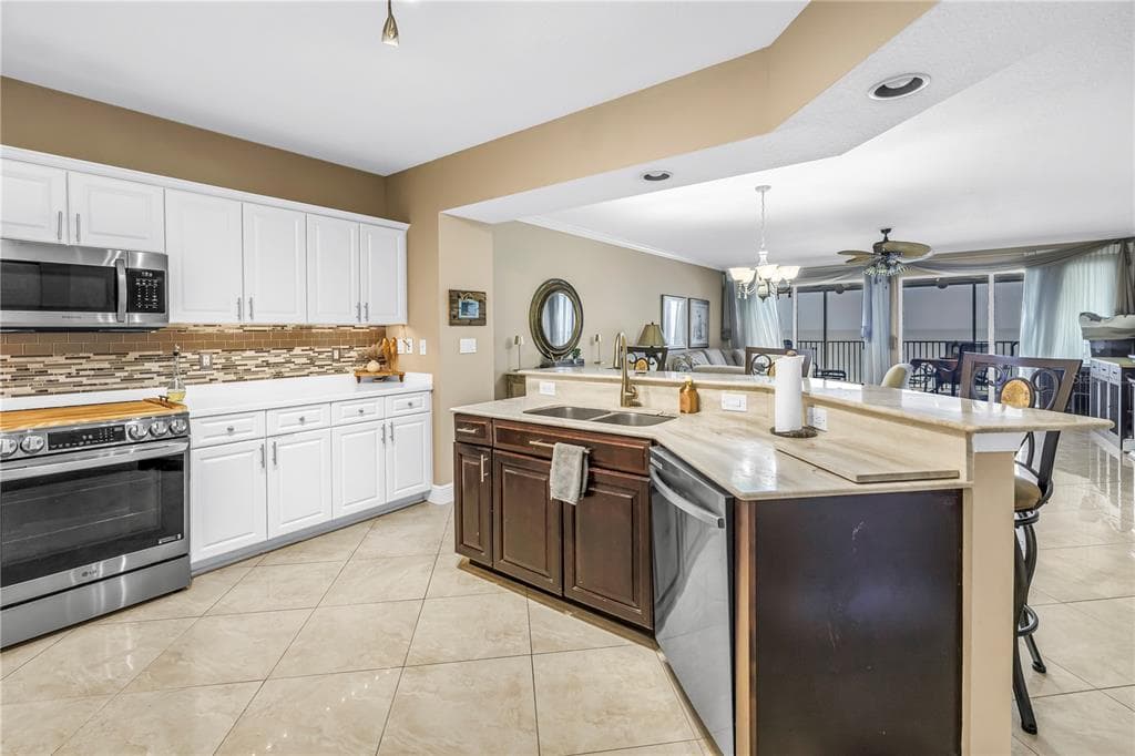 16750 GULF BOULEVARD 313 photo 8