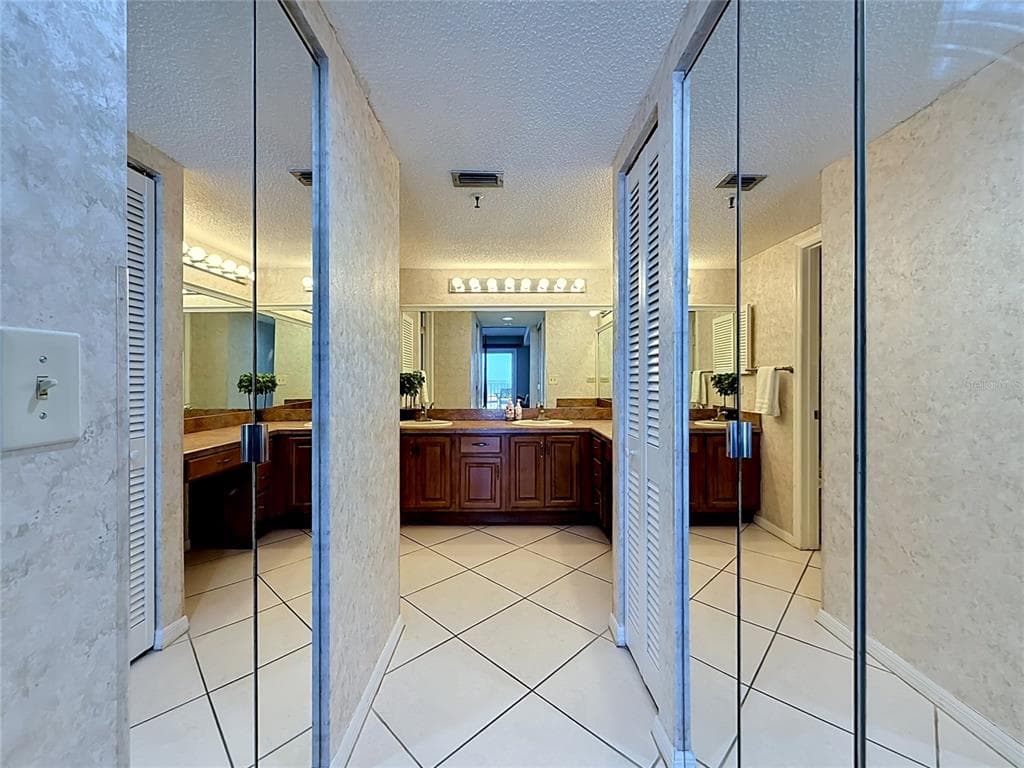 18400 GULF BOULEVARD 1108 photo 17