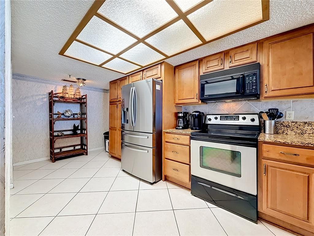 18400 GULF BOULEVARD 1108 photo 5