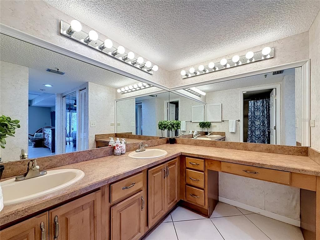 18400 GULF BOULEVARD 1108 photo 18