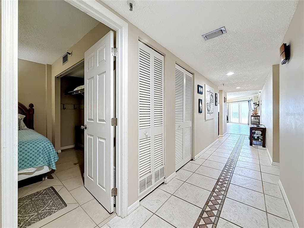 18400 GULF BOULEVARD 1108 photo 4