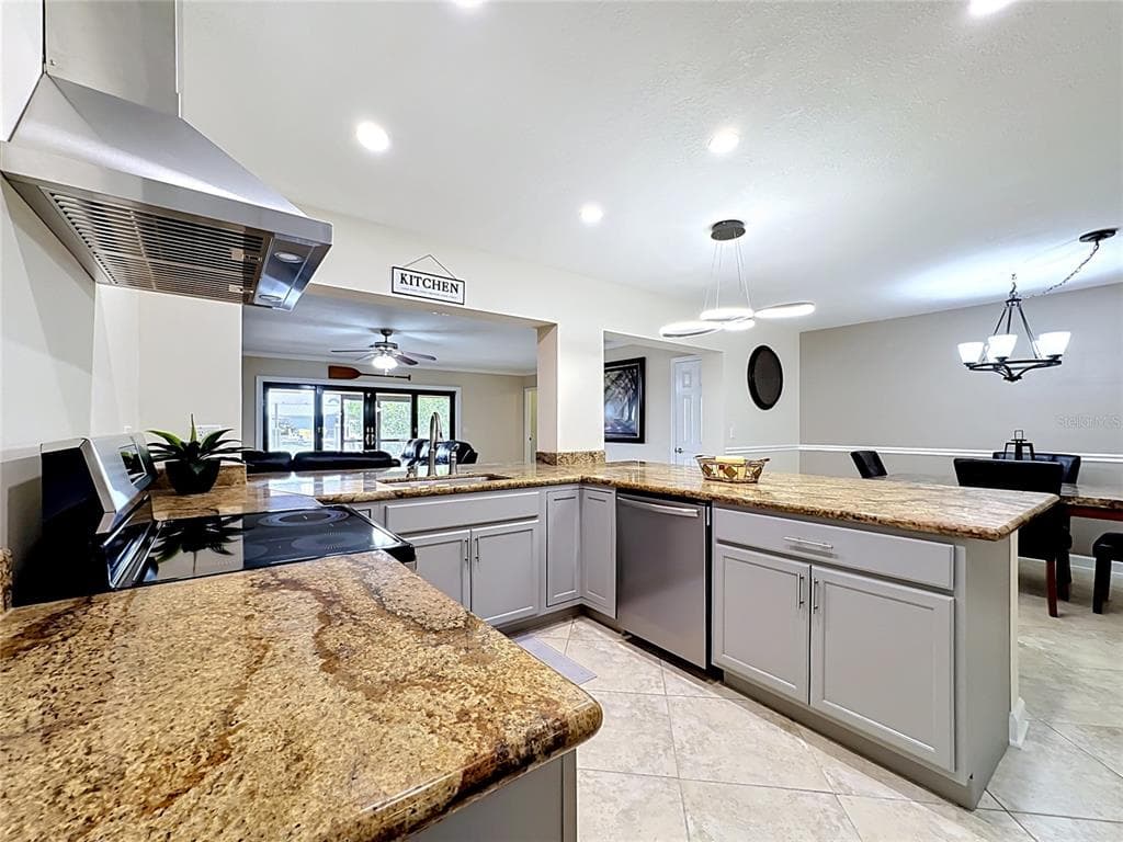 6517 SOLITAIRE PALM WAY photo 18
