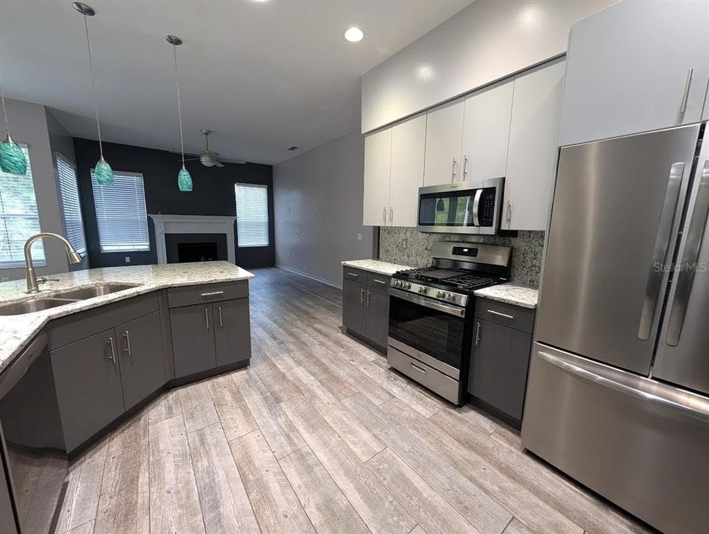 4009 NW 67TH PLACE photo 9