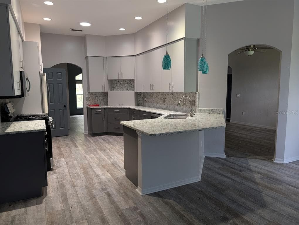 4009 NW 67TH PLACE photo 11