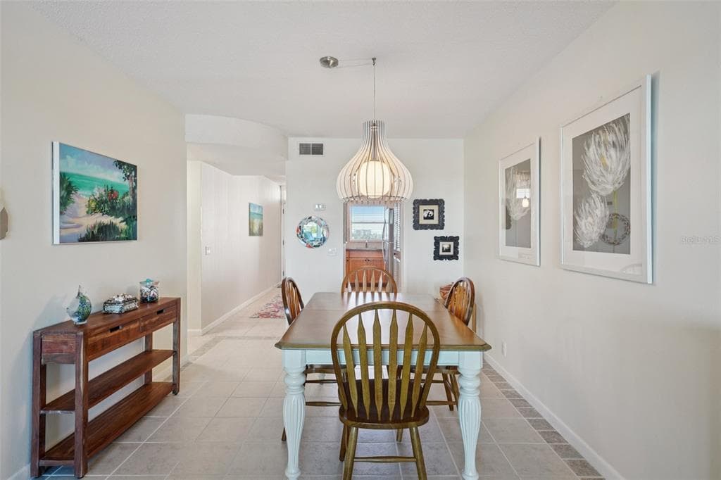 1847 SHORE DRIVE S 711 photo 12