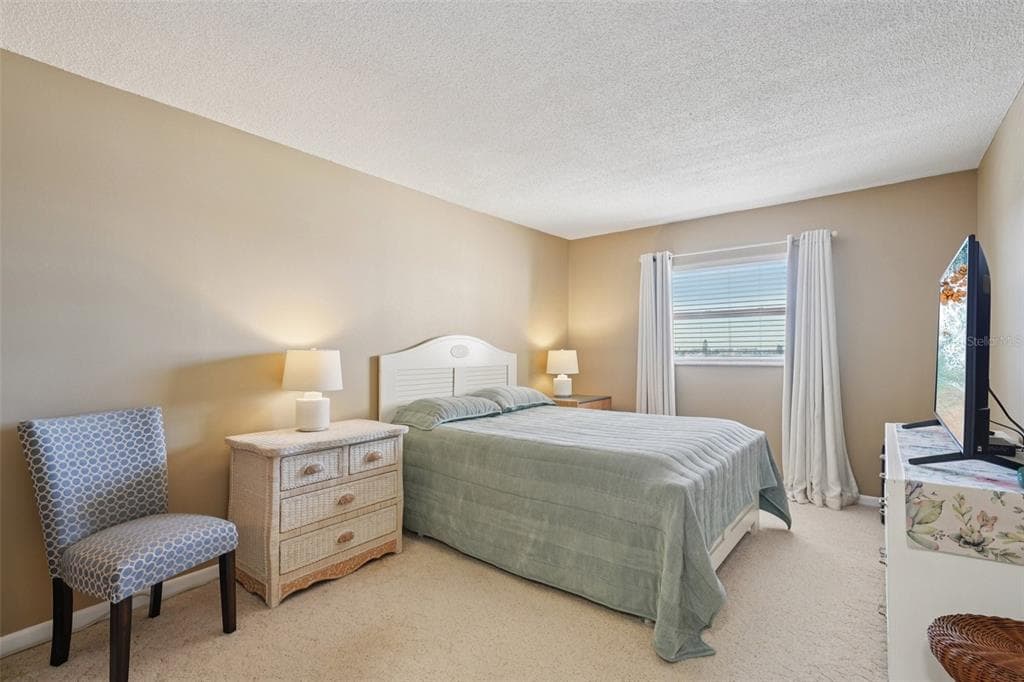 1847 SHORE DRIVE S 711 photo 21