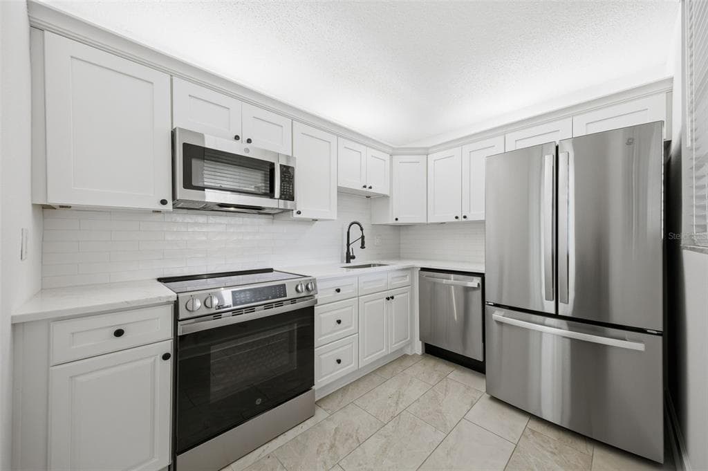 7465 BAY ISLAND DRIVE S 112 photo 10