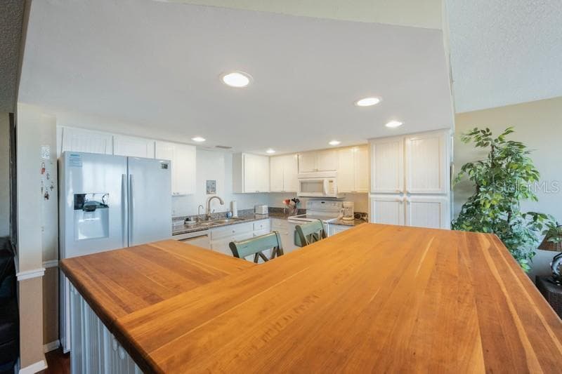 1060 PINELLAS BAYWAY S 103 photo 19
