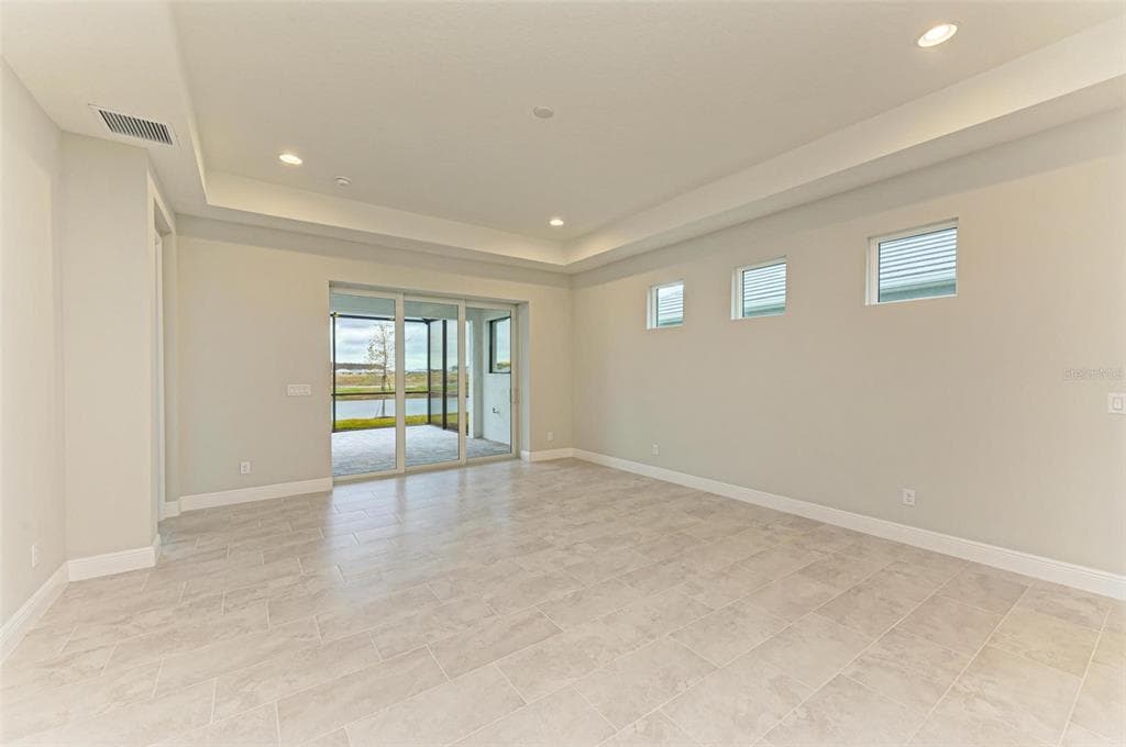 172 VAN GOGH COVE photo 9