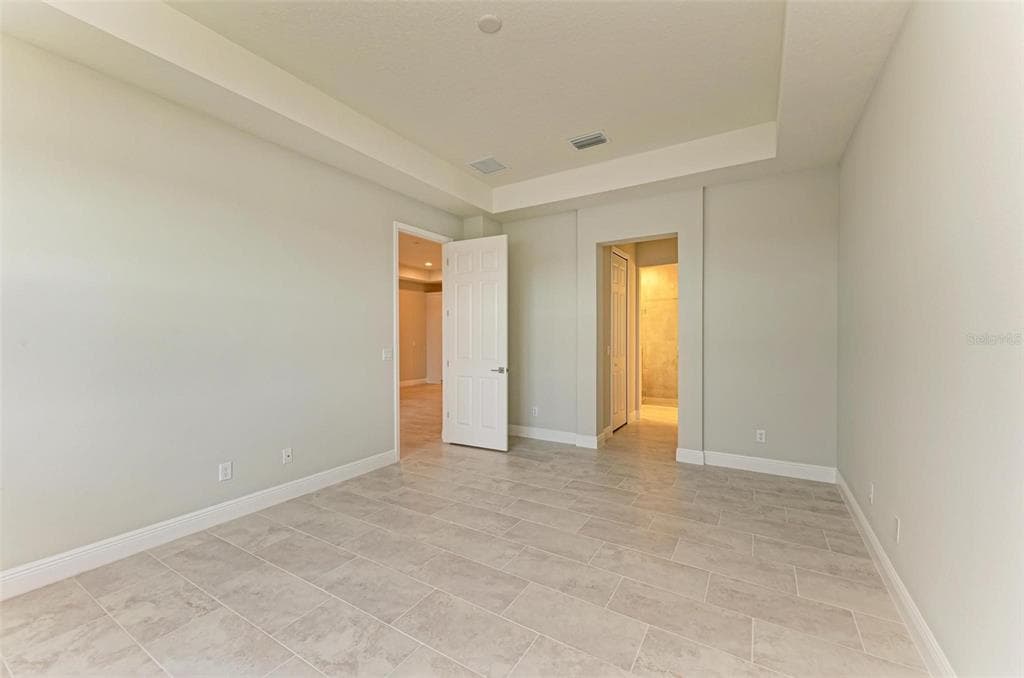 172 VAN GOGH COVE photo 14