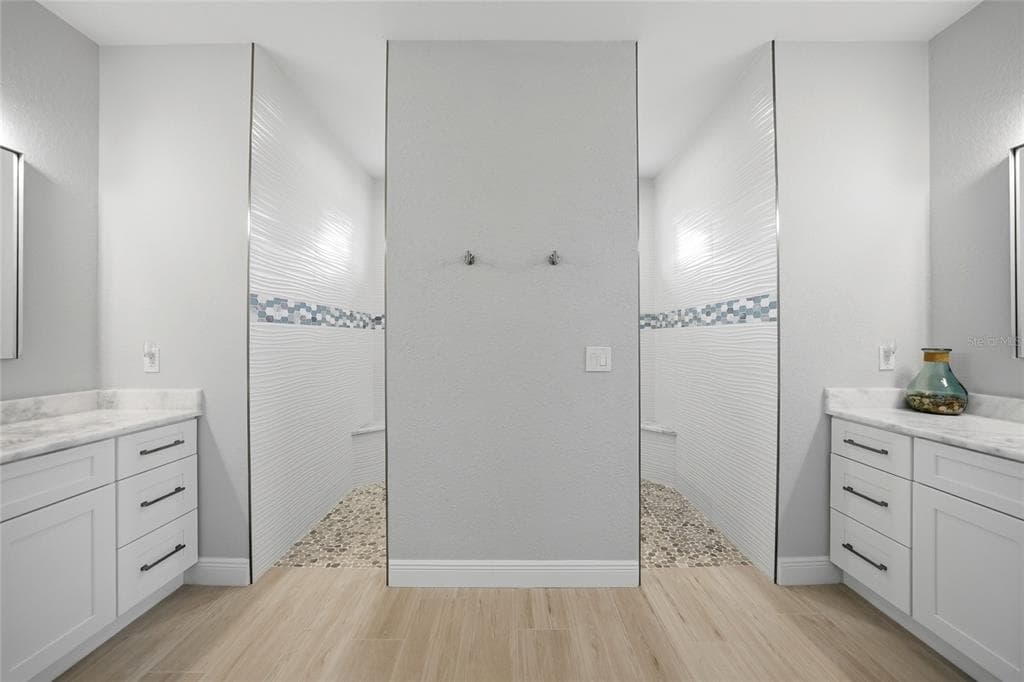 1411 LIGGETT CIRCLE photo 24