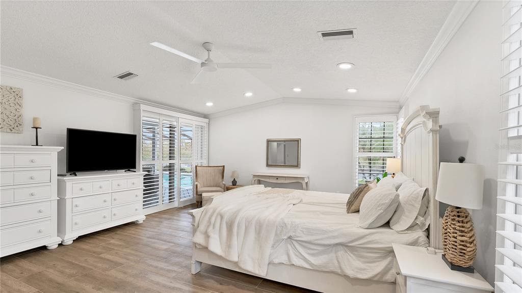 5623 HULL COURT photo 21