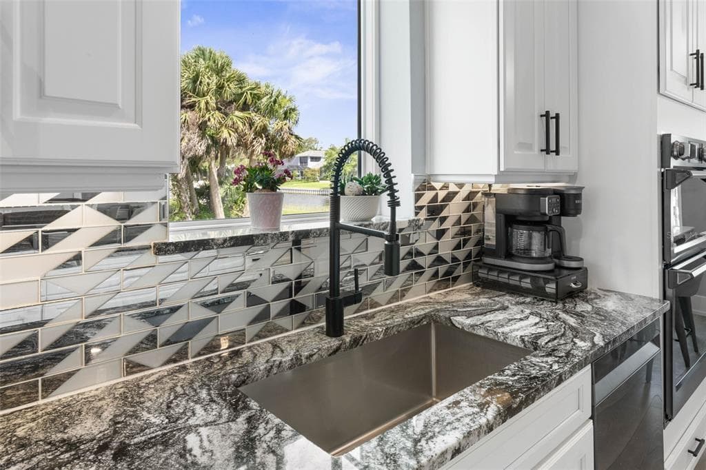 121 SEASIDE POINT photo 16