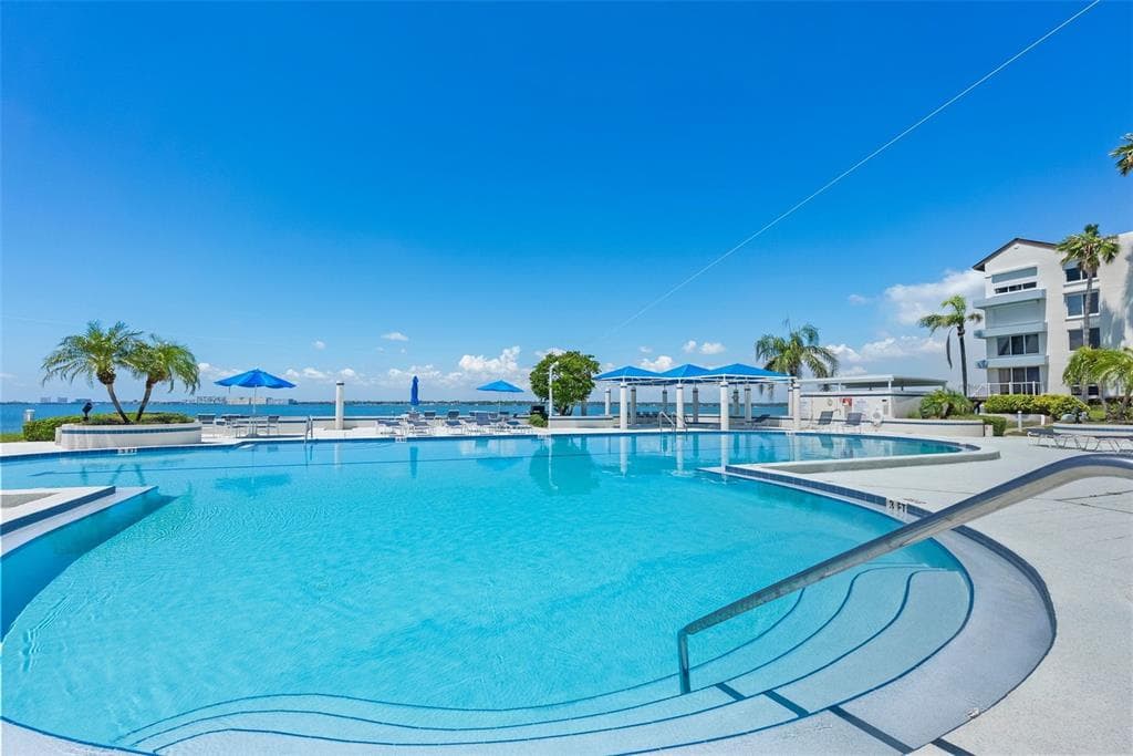 5155 ISLA KEY BOULEVARD S 304 photo 16