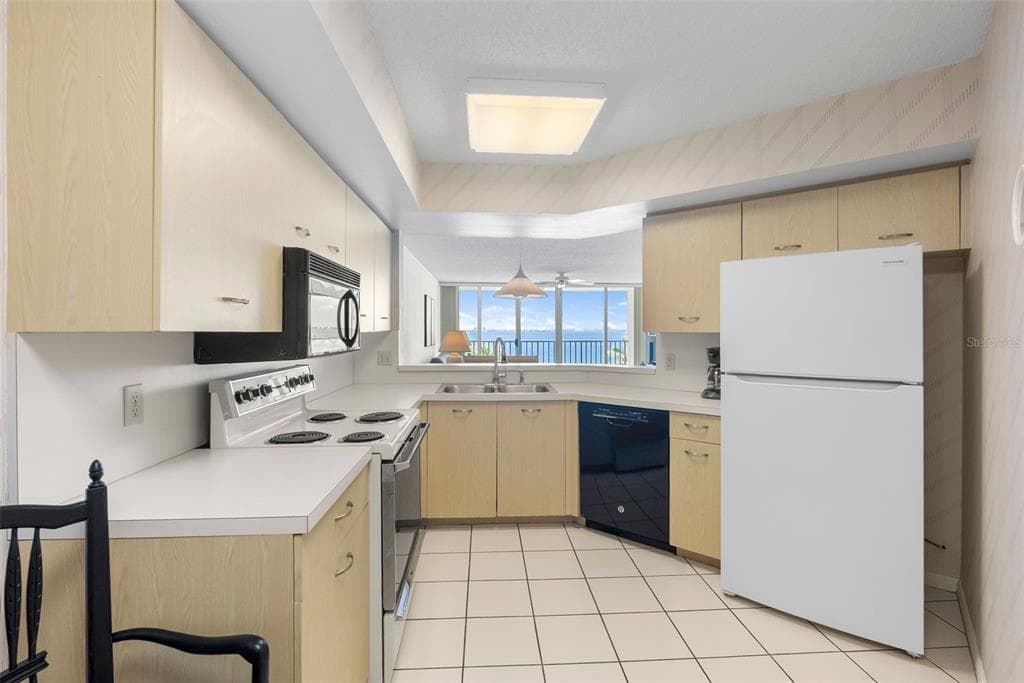 5155 ISLA KEY BOULEVARD S 304 photo 7