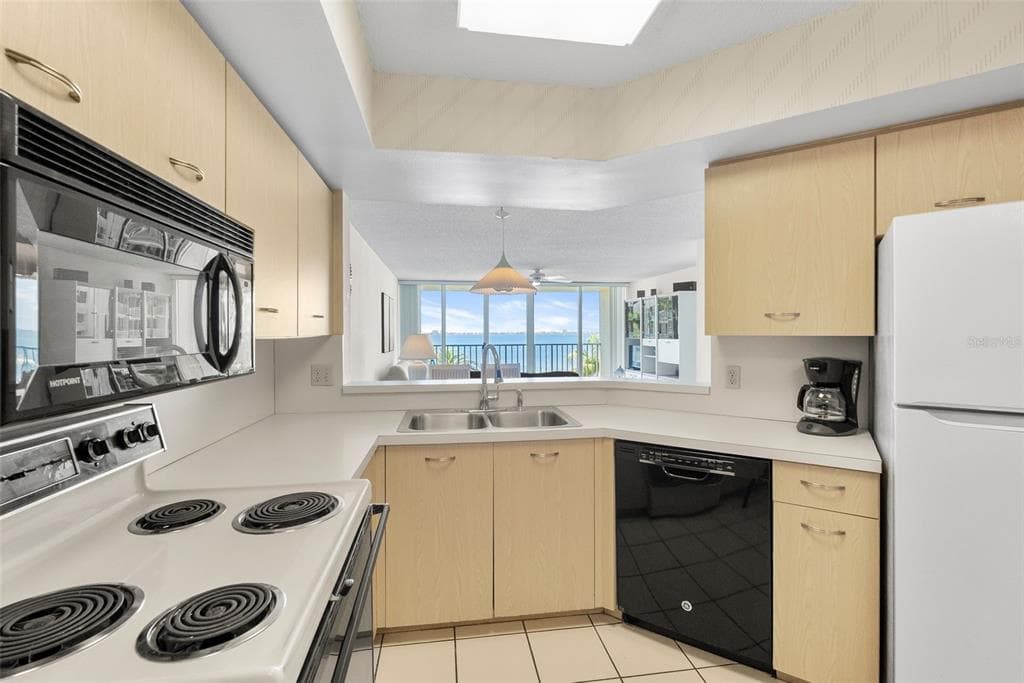 5155 ISLA KEY BOULEVARD S 304 photo 8