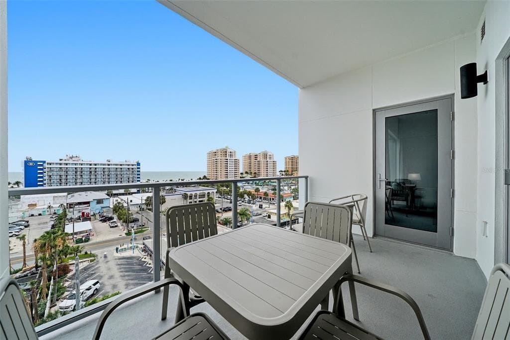 411 E SHORE DRIVE 403 photo 10