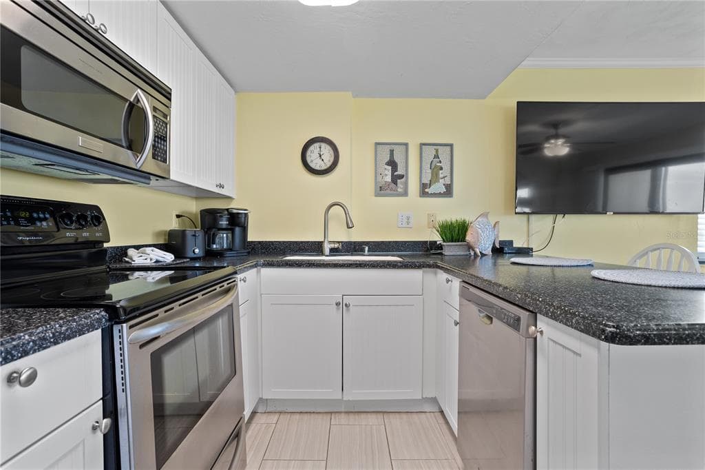 3647 S ATLANTIC AVENUE 6G photo 16