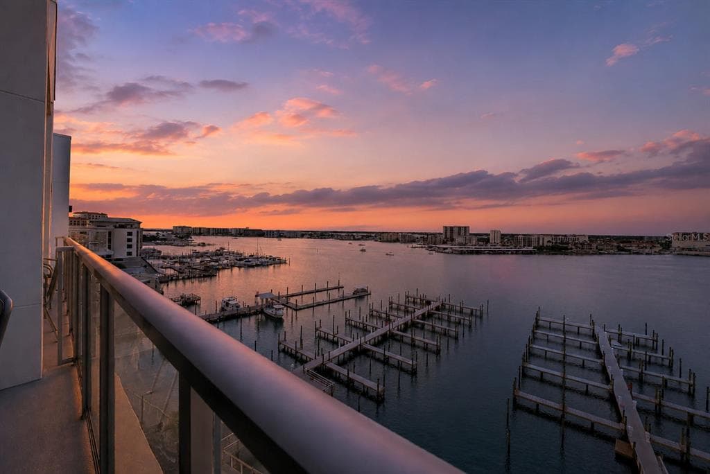 411 E SHORE DRIVE 508 photo 10