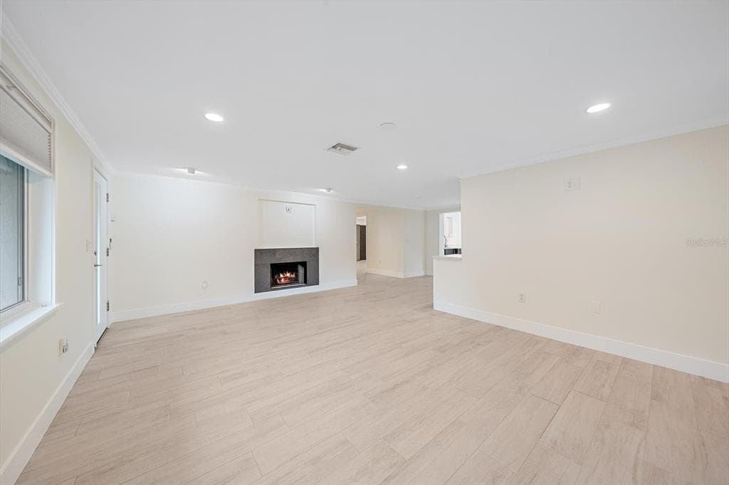4271 LAGO WAY photo 7