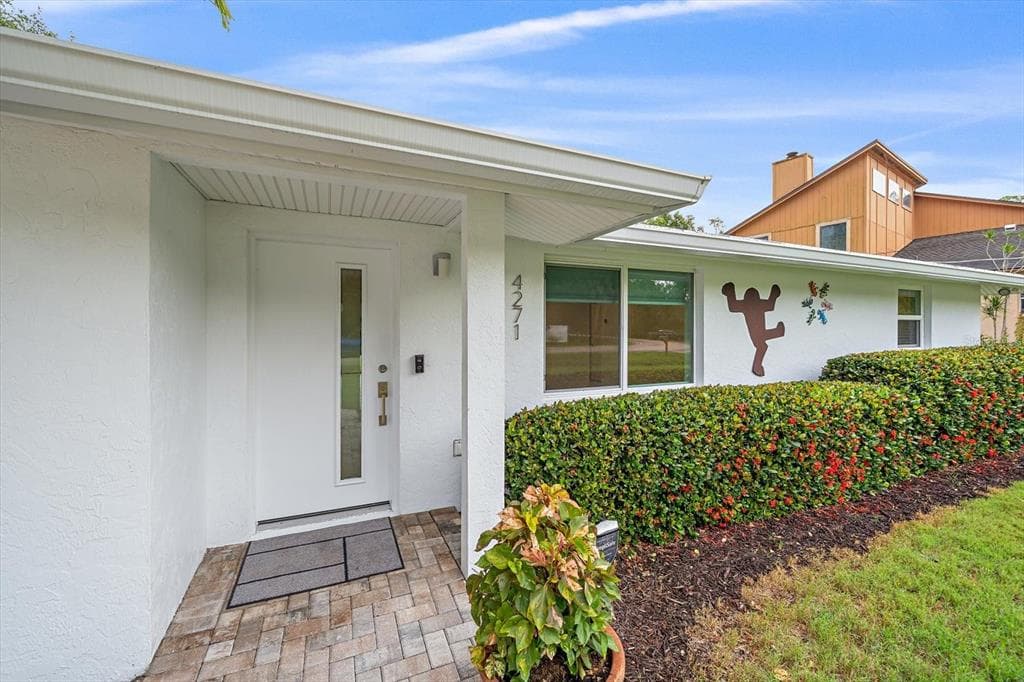 4271 LAGO WAY photo 3