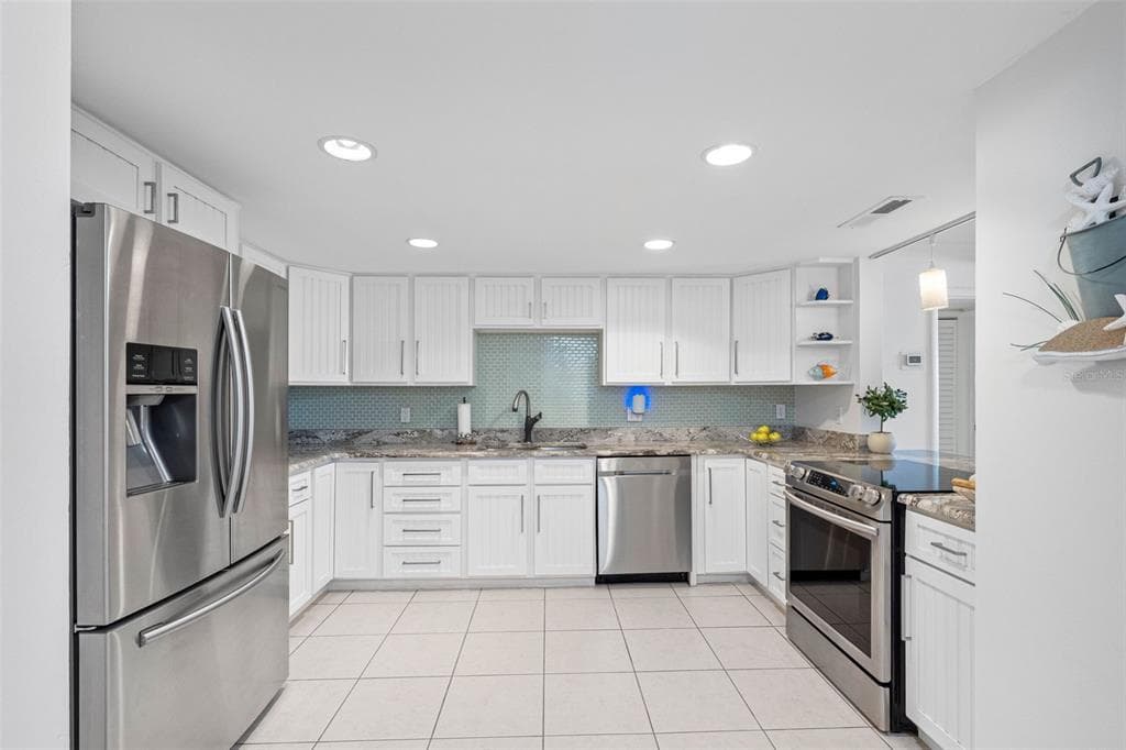 17920 GULF BOULEVARD 302 photo 7